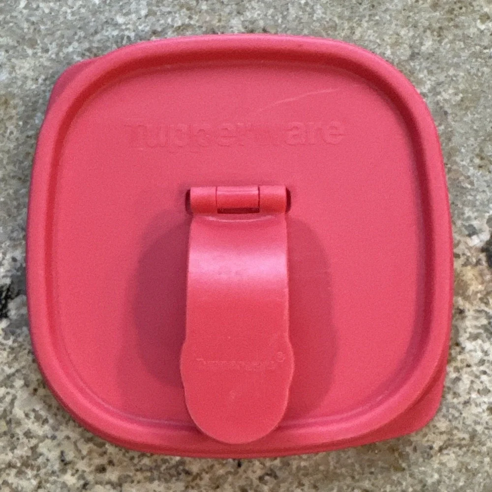 Red Tupperware REPLACEMENT Flip Top‎ Lid 5773 FOR Square Beverage Pitcher 5772A